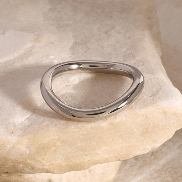 Water-Resistant 18K Gold Plated Women’s Rings - Chunky Layered Stackable Design - Picture 6 of 7